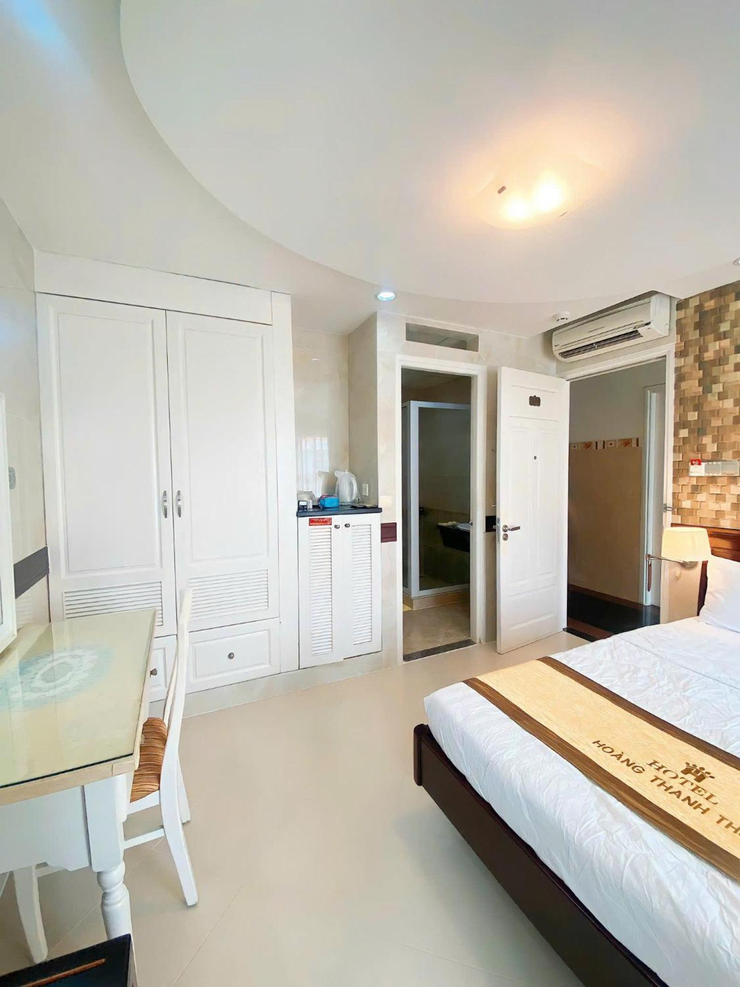 Hoang Thanh Thuy Airport Hotel 2 - Gan Am Thuc Dem Cho Hoang Hoa Tham Хошимин Экстерьер фото