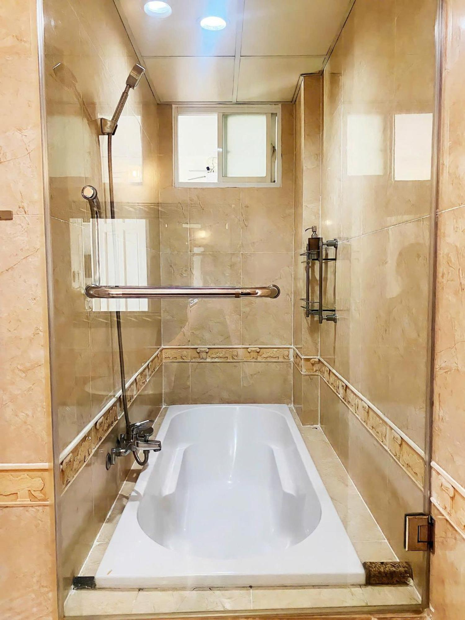 Hoang Thanh Thuy Airport Hotel 2 - Gan Am Thuc Dem Cho Hoang Hoa Tham Хошимин Экстерьер фото